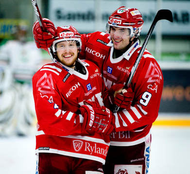 Eric Moe och Petr Caslava, jubel