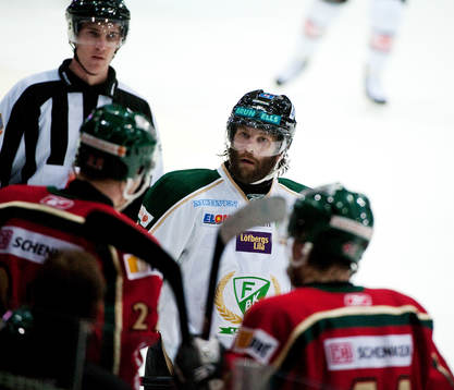 Emil Kåberg, Färjestad, muckar gräl
