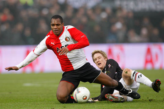 Rasmus Elm, Alkmaar. Glidtackling, tackling