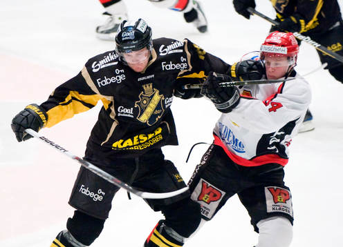 Patrik Bergström, AIK och Robert Kimby, Almtuna, närkamp