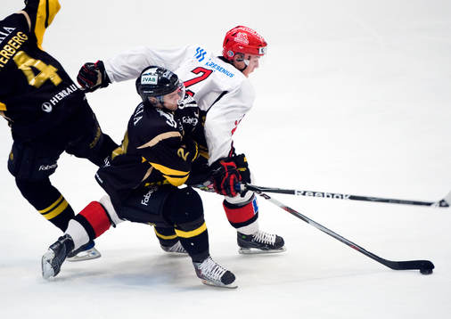 Mattias Beck, AIK och Fredrik Sandgren, Almtuna, närkamp