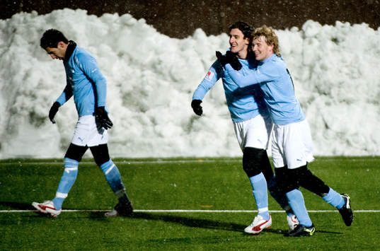 Agon Mehmeti, MFF. Jubel. 1-1