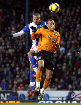 Martin Olsson, Blackburn och Craig Fagan, Hull i nickduell