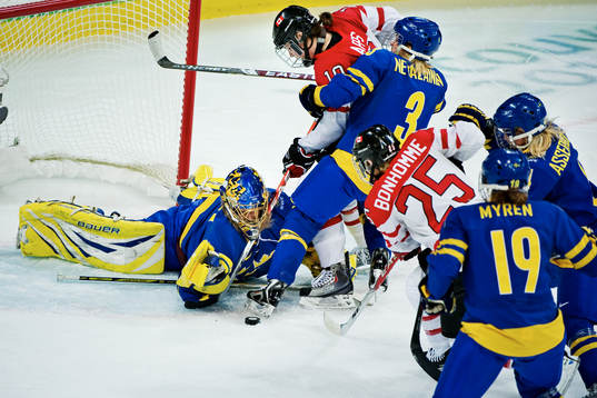 Gillian Apps och Tessa Bonhomme, Kanada, och Kim Martin,