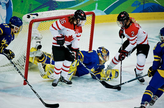 Jayna Hefford och Meghan Agosta, Kanada, och Kim Martin,