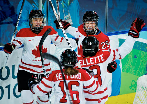 Meghan Agosta och Marie-Philip Poulin, Kanada, (Jubel)