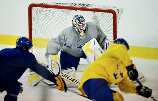 Bläddra bland fler bilder av OS 2010, Ishockey, träning, Sverige