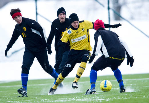 Konstgräs, snö på plan. Johan Birgersson, Hässleholm