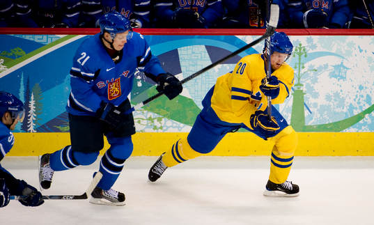 Janne Niskala, Finland, Henrik Sedin, Sverige