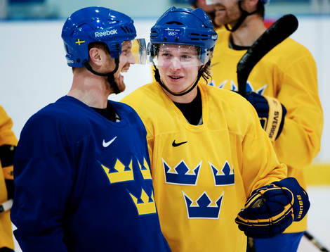 Henrik Sedin och Nicklas Bäckström. Glädje