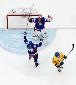 Milan Jurcina och Jaroslav Halak, målvakt, Slovakien,