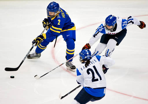 Elin Holmlöv, Sverige, Michelle Karvinen och Heidi