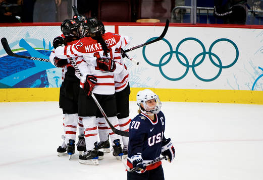 Kanada  (Jubel). och Natalie Darwitz, USA (Depp)