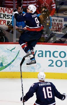 Zach Parise, USA, jublar