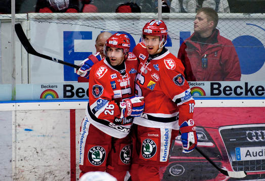 Yanick Lehoux, och Linus Videll, Södertälje (jubel)