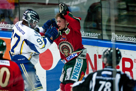 Per Ledin, HV71 och Fredrik Pettersson, Frölunda (Bråk,