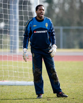 Eddie Gustafsson, Målvakt