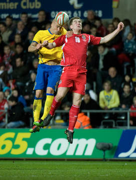 Daniel Majstorovic, Sverige mot Sam Vokes, Wales nickduell,