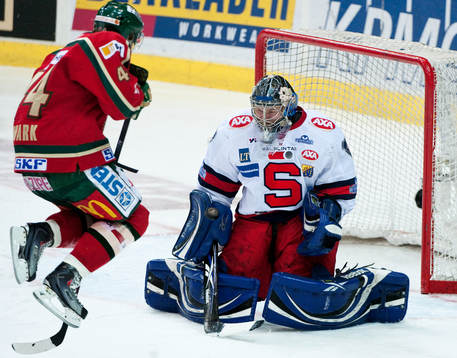 Martin Röymark, Frölunda, Riku Helenius, målvakt