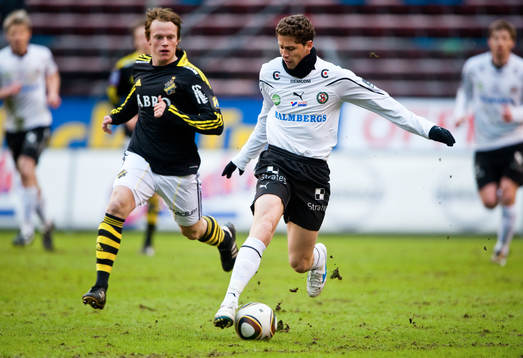 Paulinho Guara, Örebro med Daniel Gustavsson, AIK i ryggen