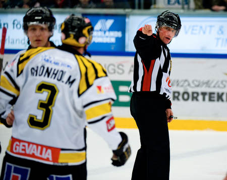 Thomas Forsström, Domare ger Ossi-Petteri Grönholm,