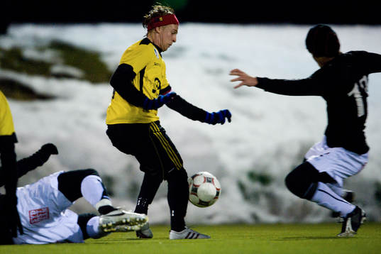 Bläddra bland fler bilder av Fotboll, träningsmatch, Sölvesborg - IFK Hässleholm