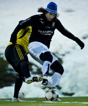 Snö, snödriva, mössa på