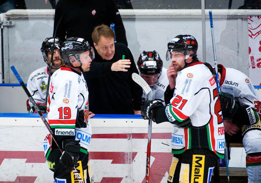 Hannu Aravirta, tränare Modo och Markus Näslund och Peter