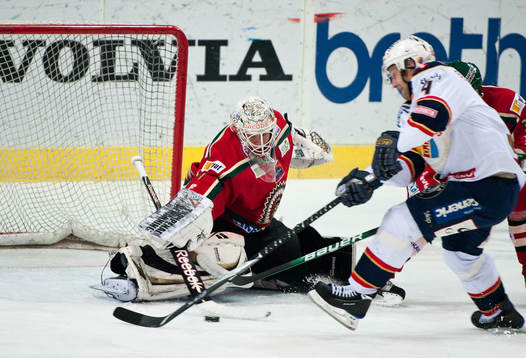 Marcus Nilson, Djurgården, och Gusten Törnqvist, målvakt