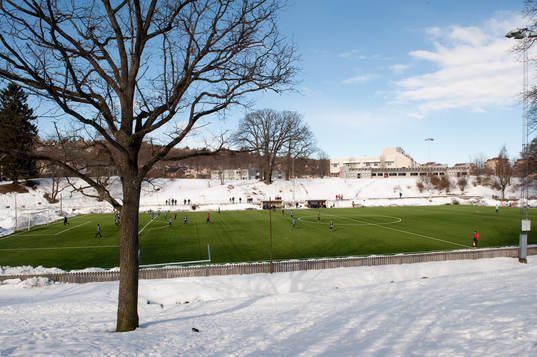 Junebäcksvallen. Fotbollsplan, snö, vinter