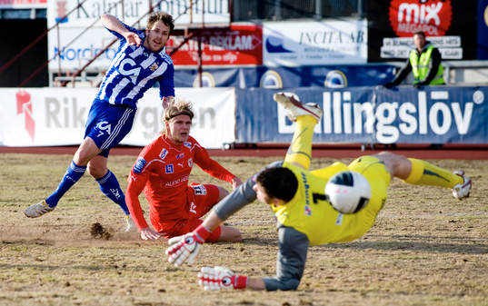 (Premiärmålet, Mål) Tobias Hysén, Göteborg skjuter