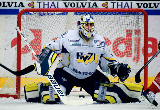 Stefan Liv, Målvakt HV71 släpper in 2-1