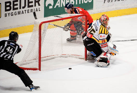 Marcus Nilson, Djurgården, gör 1-0 bakom Jacob