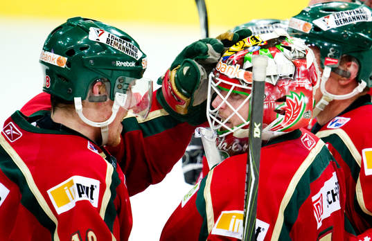 Johan Holmqvist, målvakt och Joakim Andersson, Frölunda