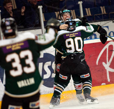 Lubos Bartecko och Marcus Johansson, Färjestad (jubel)