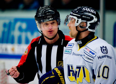 Marcus Vinnerborg, Domare och Martin Thörnberg, HV71