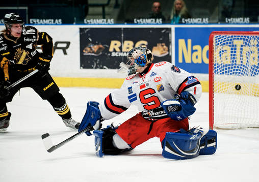Christian Sandberg, AIK och Riku Helenius, målvakt,
