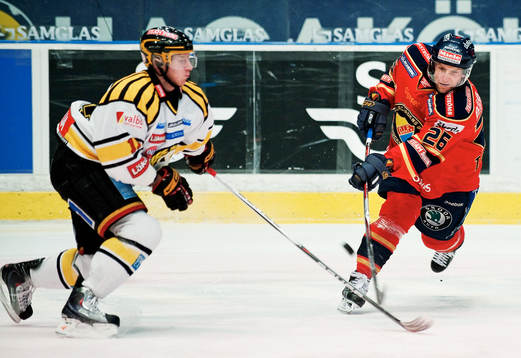 Tim Eriksson, Djurgården, skjuter mot mål