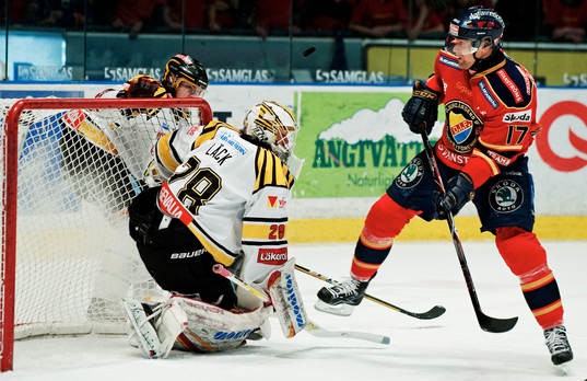 Mathias Tjärnqvist, Djurgården, oroar framför Eddie