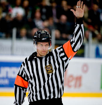 Mikael Lindqvist, domare