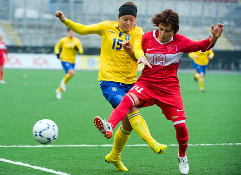 Kristin Carlsson, Sverige och Zübeyde Kaya, Turkiet