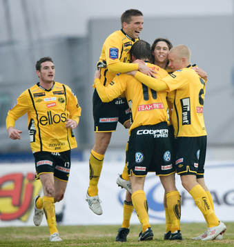 1-2 Daniel Nordmark som grattas av Anders Svensson, Daniel