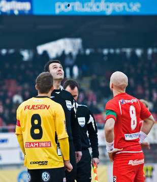 Martin Ingvarsson, domare. Slantsingling, singla slant
