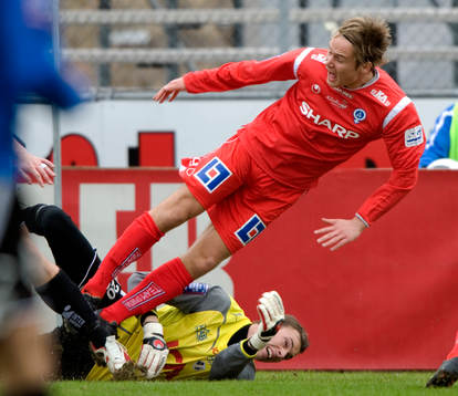 Robin Malmkvist, målvakt, Halmstad och Viktor Prodell,