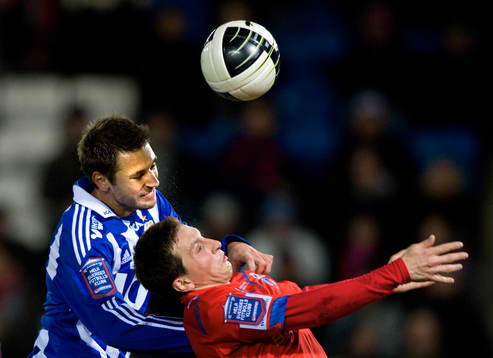 Stefan Selakovic vräker omkull Ardian Gashi