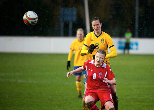 Lotta Schelin, Sverige och Michelle Green, Wales