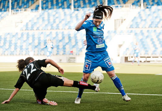 Catrine Johansson, Göteborg, stoppar Maja Krantz,