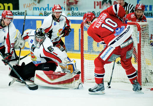 Jonas Almtorp, Södertälje, gör 4-3 bakom Fredrik