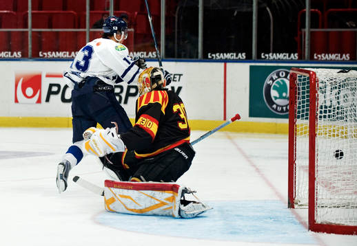Jon Knuts, Leksand, gör 2-4 bakom Jacob Markström,