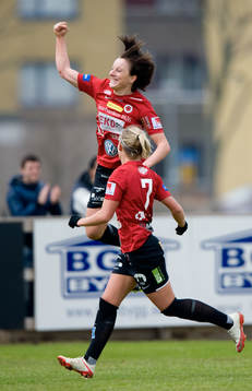 1-0 Antonia Göransson, grattas av Kirsty Yallop. Jubel